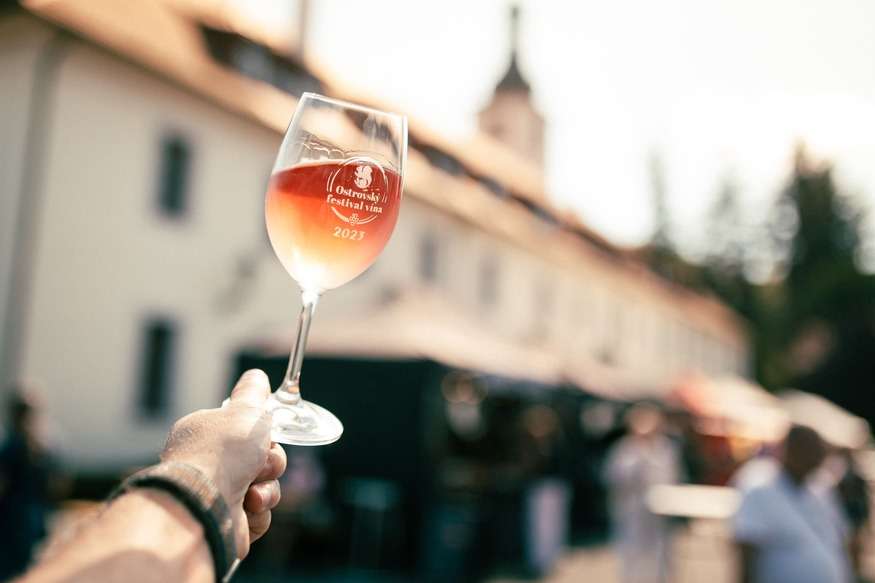 Ostrovský festival vína